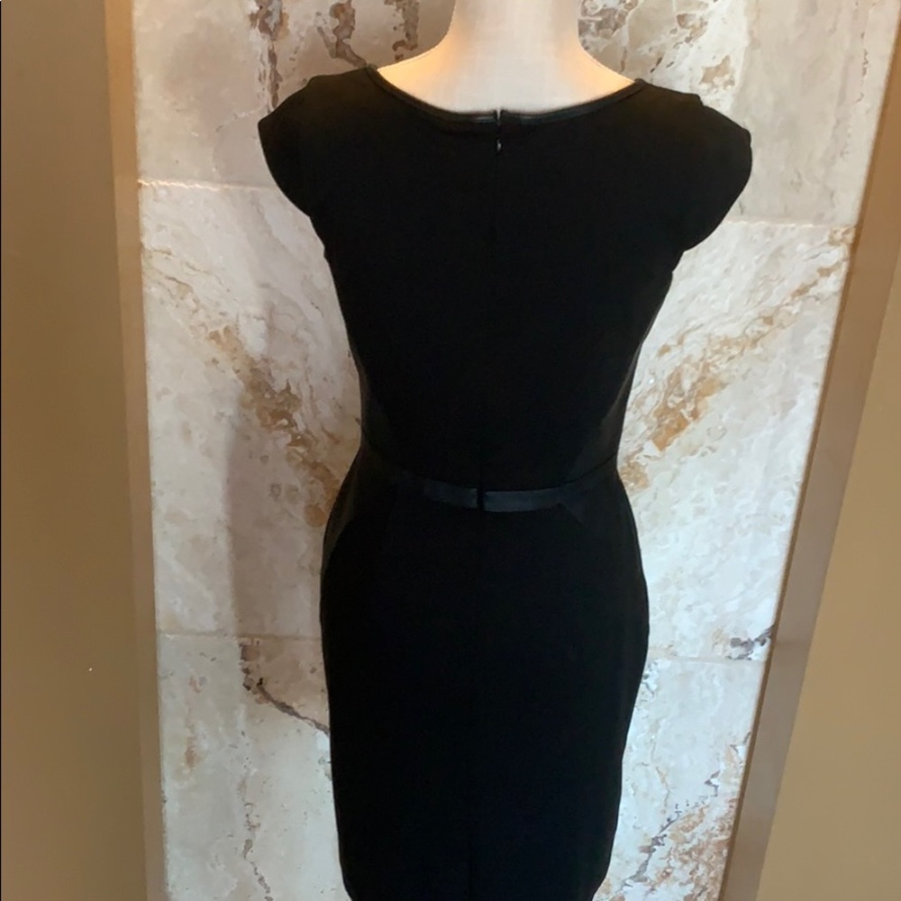 Dress - Picture 4 of 7